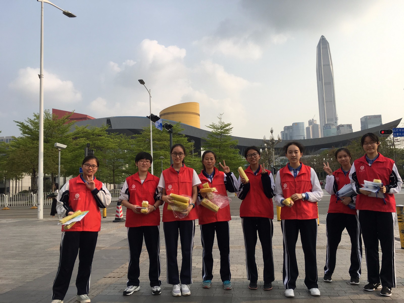再来个活动摆拍.JPG